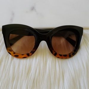 ANYTHING & EVERYTHING SUNGLASSES BLACK GLITTER LEOPARD